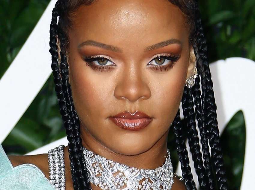 Cilat janë rregullat e rrepta që Rihanna detyron asistentët e saj ti ndjekin?