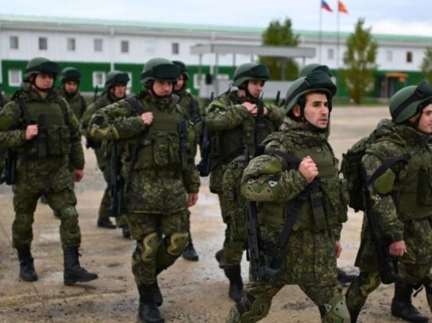 Inteligjenca britanike: Rusia përballet me vështirësi në trajnimin e rekrutëve të rinj