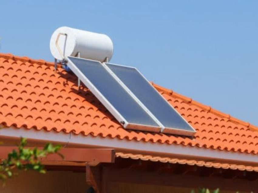 ​851 aplikime për panele diellore në Shqipëri