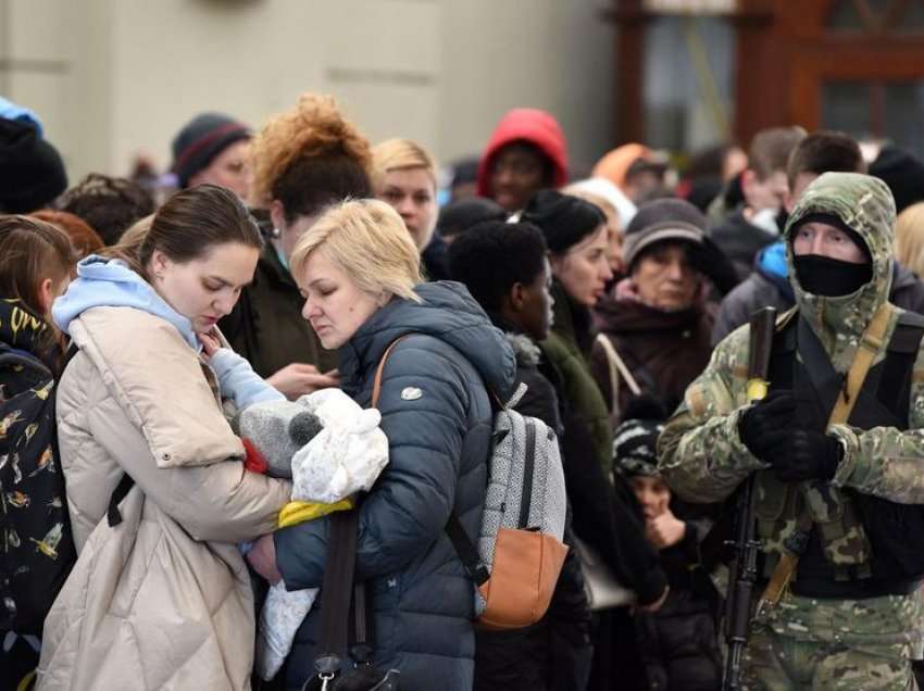 Mijëra rusë e ukrainas ikën nga lufta, u zhvendosen në Serbi