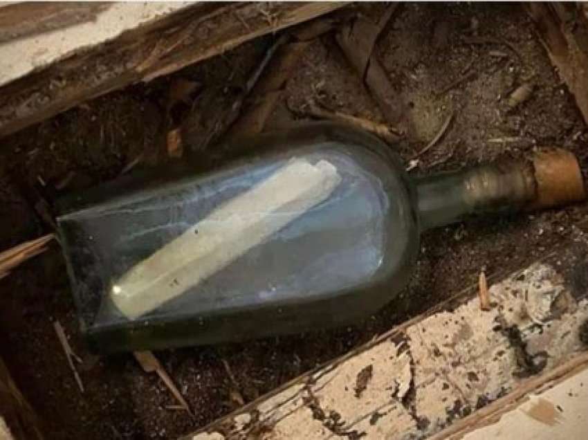 Mesazhi 135-vjeçar në një shishe të gjetur nën dërrasat e dyshemesë