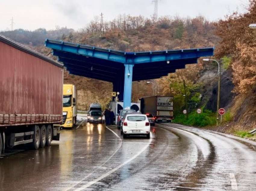 ​Situatë e qetë në kufijtë veriorë, qytetarët serbë shpresojnë në marrëveshje