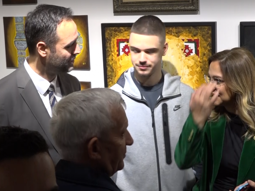 “Po mbështesin ekspozitën e një të dyshuari për krime ndaj shqiptarëve” - Reagon vëllai i Besim Dajakut për ekspozitën e Rexhep Selimit