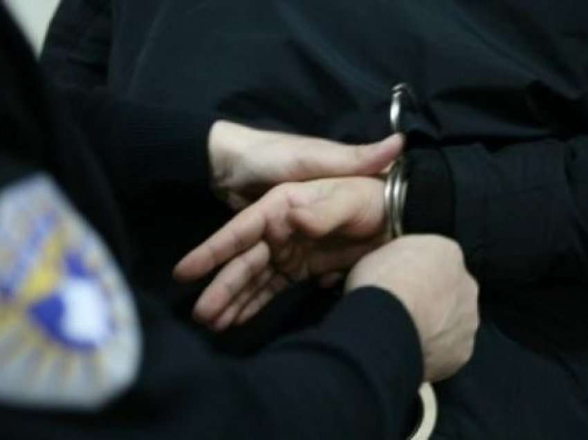 Arrestohet një person në Fushë Kosovë pasi e sulmoi fizikisht ish të dashurën