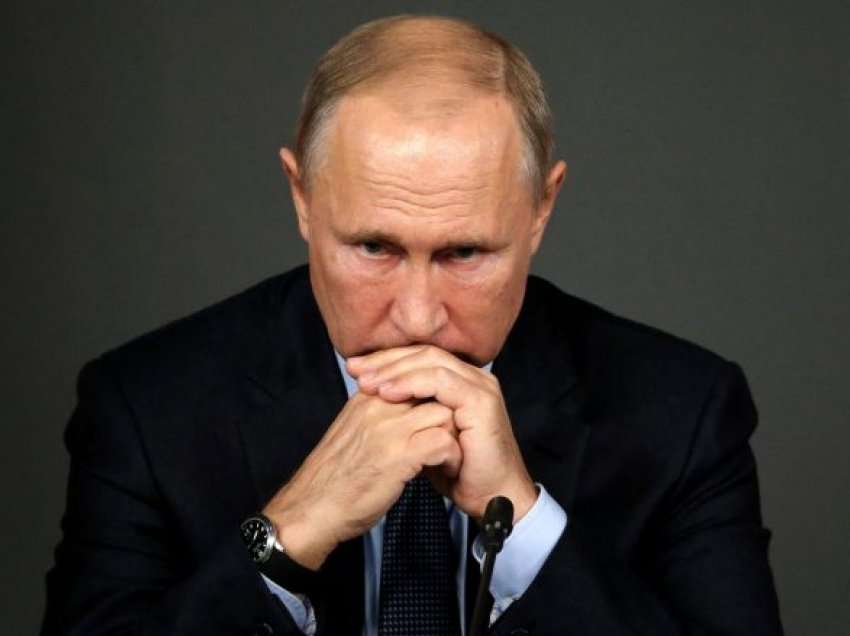 Vladimir Putin mund të ‘sulmojë sistemet e komunikimit e Mbretërisë së Bashkuar nga hapësira’, paralajmëron shefi i ushtrisë britanike
