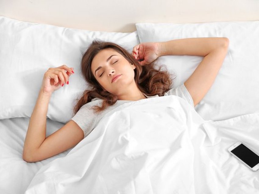 3 gjërat që duhet të bësh patjetër 20 minuta para gjumit