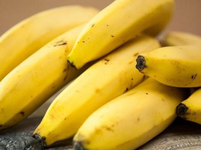 Paralajmërojnë mjekët: Ky grup njerëzish nuk duhet të hajë banane