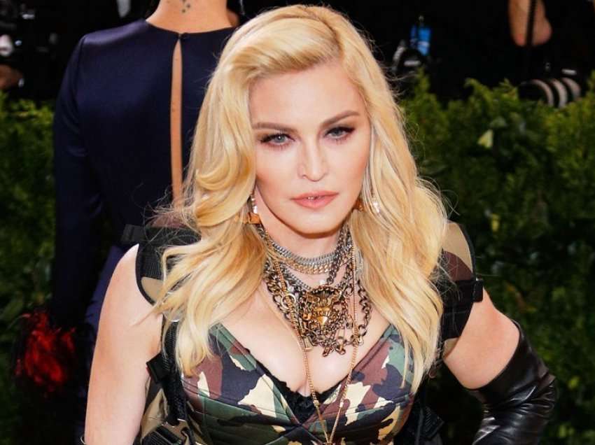 Mos vallë Madonna sapo pranoi që është lesbike? Rrjeti shpërthen pas deklaratës së yllit të pop-it