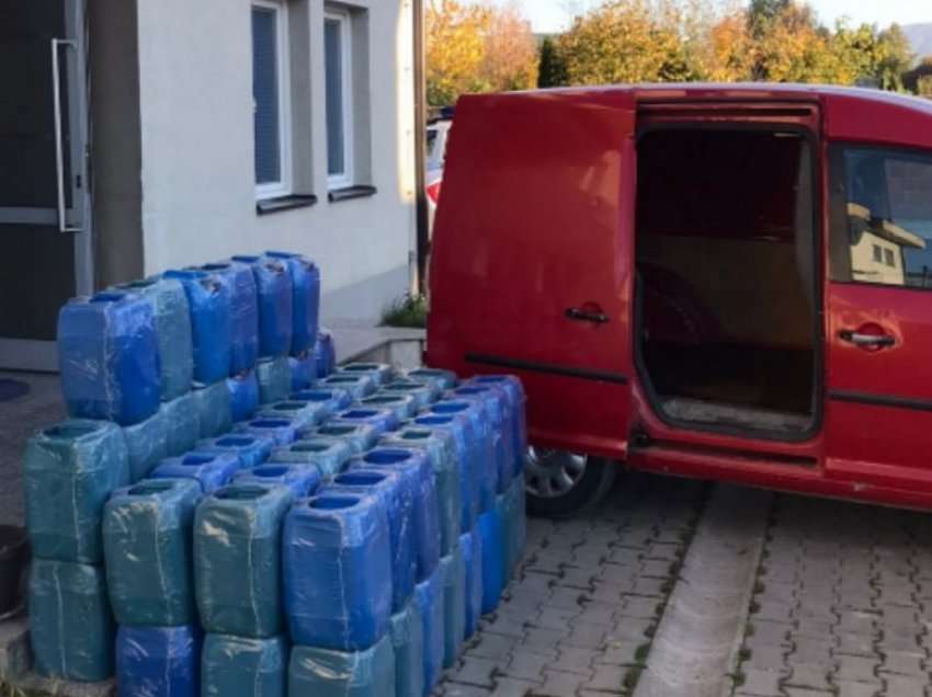Në Viti kapen 700 litra vajra motorike të kontrabanduara nga Maqedonia Veriore