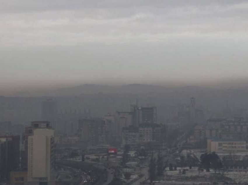 Disa qytete në Maqedoni me ajër ekstrem të ndotur