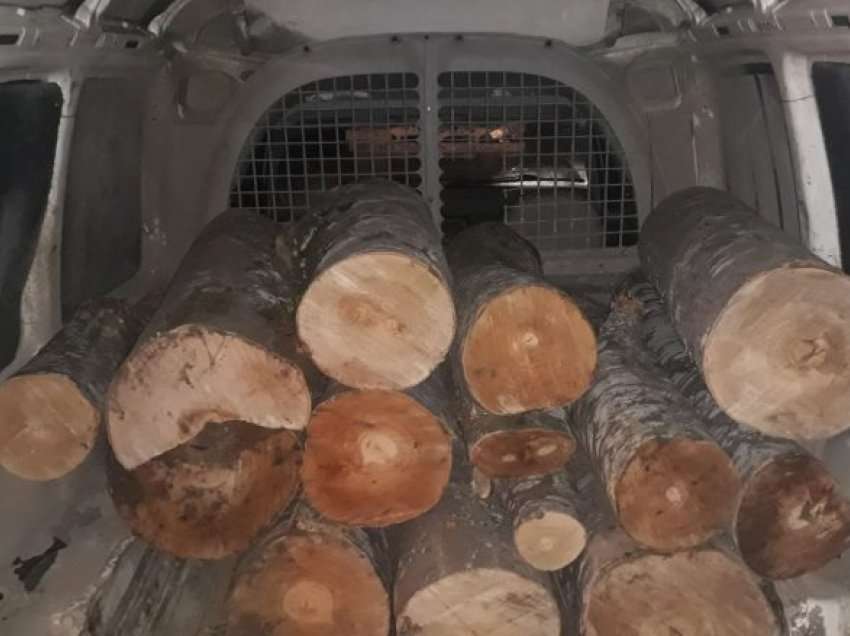 Po transportonin drunj ilegalisht, ndalohen dy persona në Shtërpcë