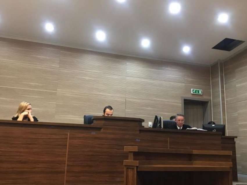 Mungon njëri i akuzuar, dështon sërish shqyrtimi gjyqësor në rastin për dëmtimin e KEK-ut në vlerë 53 mijë euro