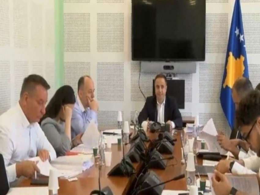 Mblidhet Komisioni Hetimor për menaxhimin e krizës energjetike