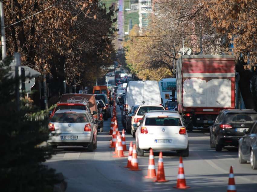 Trafiku në Prishtinë dhe kryetari Përparim Rama