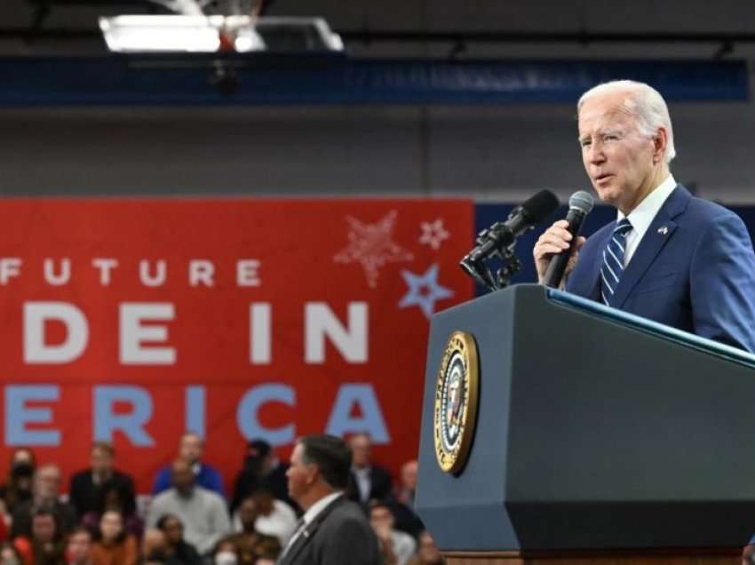 Ndërsa afrohen zgjedhjet, Presidenti Biden vë në dukje forcimin e tregut të punësimit