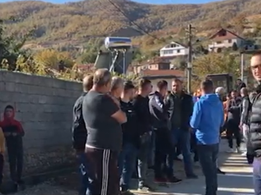 Protestë në mbrojtje të burimit/ Banorët e fshatit Lumas në Kuçovë akuzojnë bashkinë