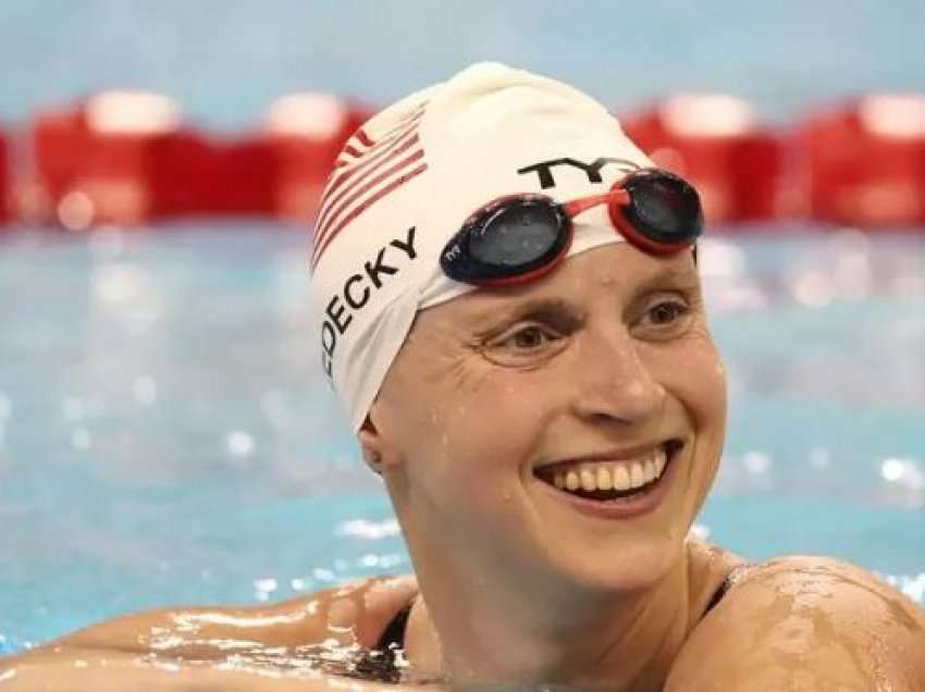 Ikona amerikane e pishinës vendos rekord botëror në 1500 metra