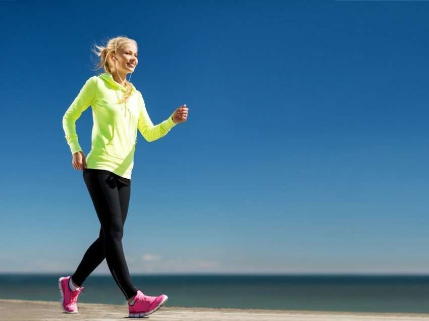 5 të mirat shëndetësore që përfitojmë nga ecja e shpejt