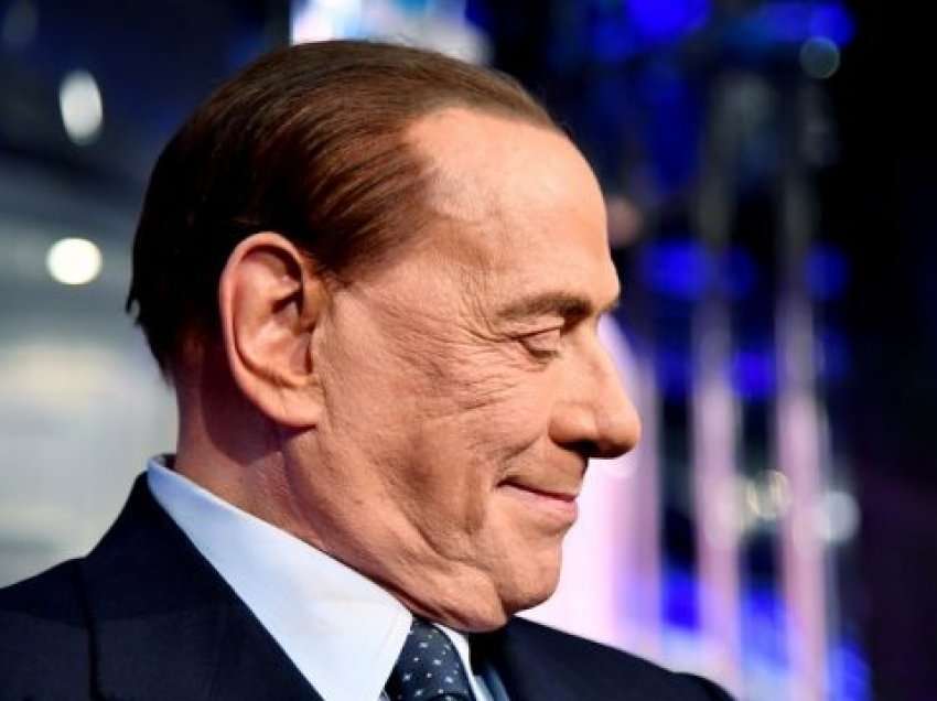 Berlusconi me premtim të pazakontë për lojtarët e tij: Do t’ju sjell një autobus me prostituta nëse e mundni Milanin ose Juventusin
