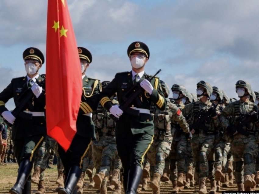 Rusia nis stërvitje ushtarake me Kinën dhe Indinë