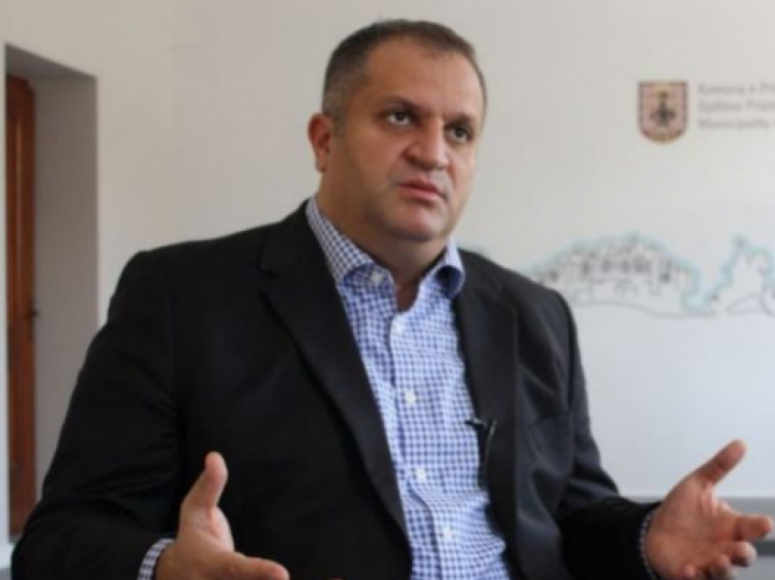 Ish-kryetari i Prishtinës: Mësimdhënësit janë punëtorë të komunave, ndalesa nga MF shkelje e rëndë