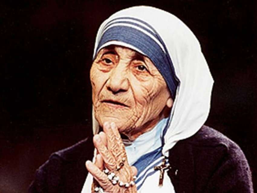Shenjtorja Nënë Tereza, shqiptarët dhe shteti i tyre përgjysmë…