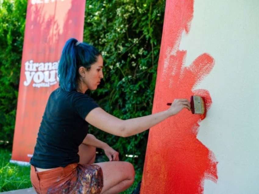 ​Nis Mural Fest Tirana: Këtë vit më shumë artiste vajza që do pikturojnë muret e kryeqytetit