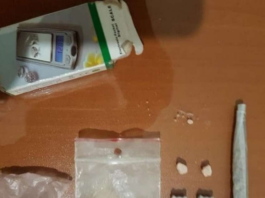 ​Dyshohet për shitje të kokainës, arrestohet