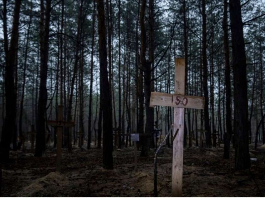OKB: Raportet për varrezë masive në Izium të Ukrainës, tronditëse