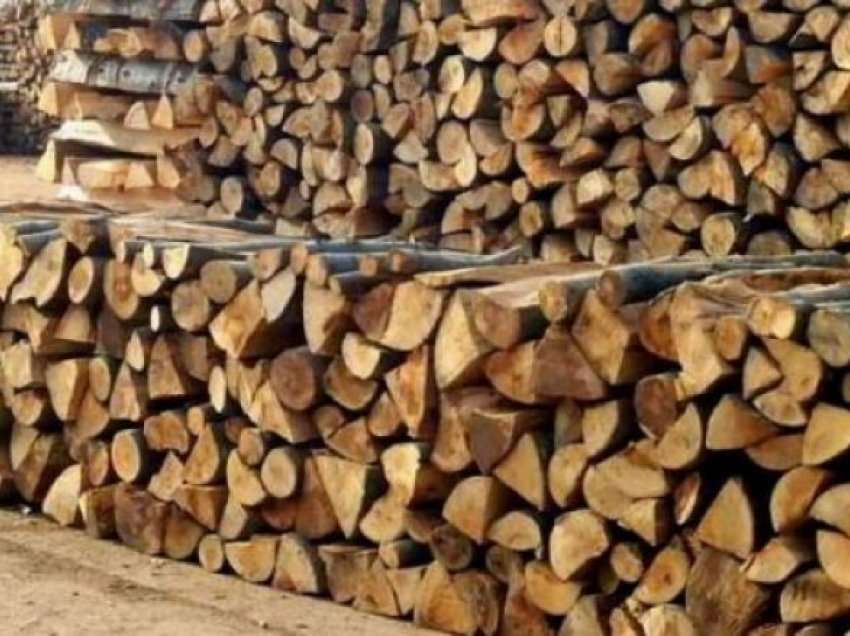 Dhjetëra të moshuar nga Kumanova, janë mashtruar nga shitësit e rrejshëm të druve për ngrohje