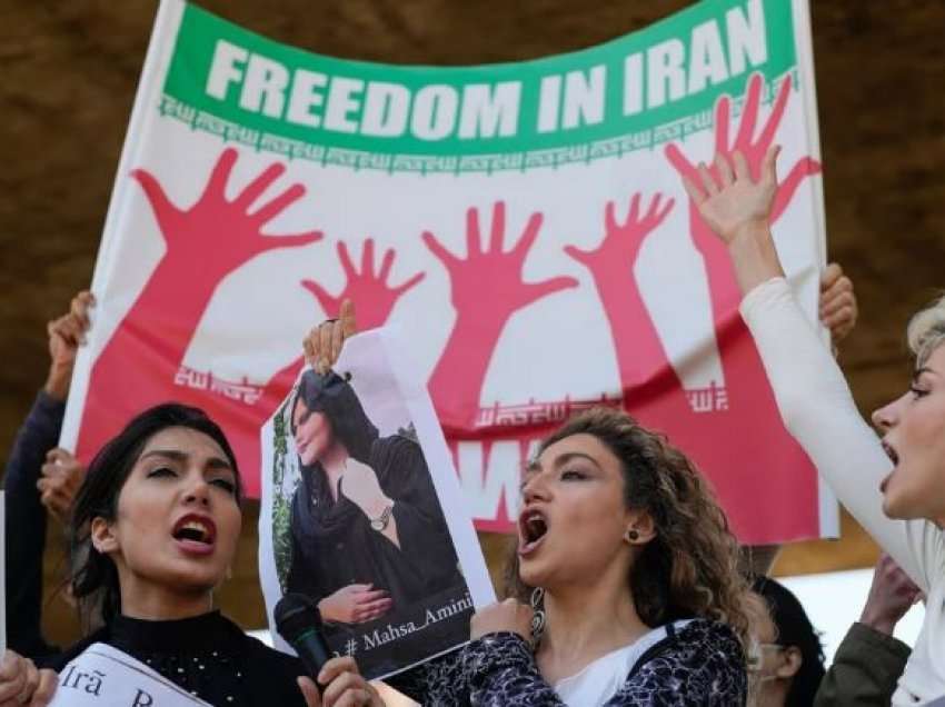 Irani ashpërson qëndrimin ndaj protestuesve: Duhet të marrim masa