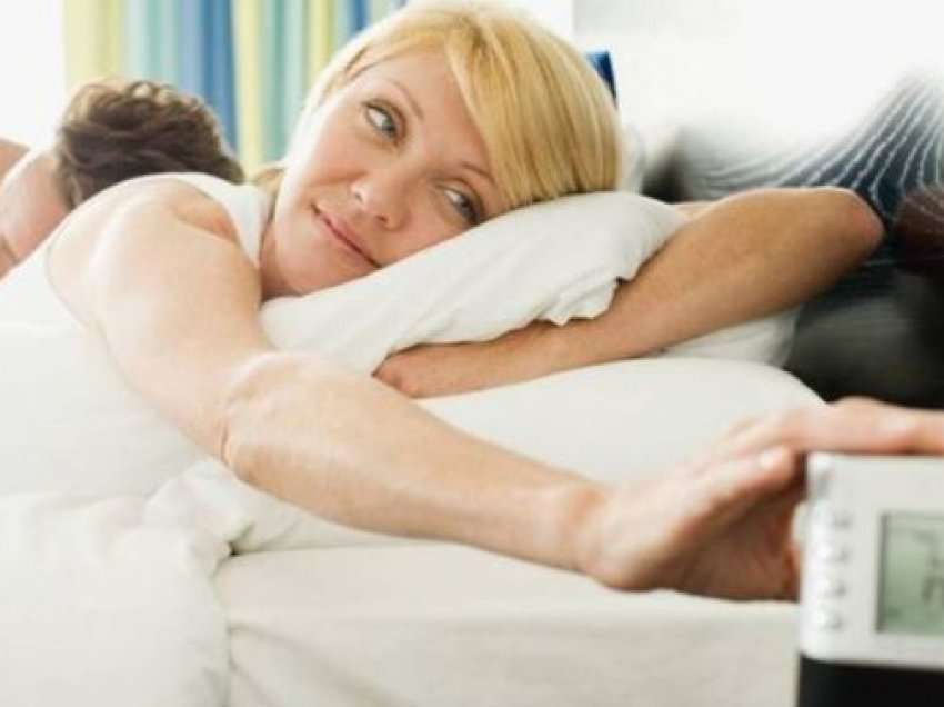 Studimi i fundit thotë se gratë duan seks të planifikuar çdo të shtunë në mëngjes