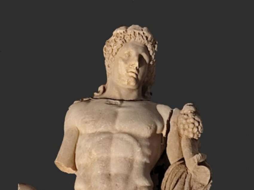 ​Statuja mahnitëse e Herkulit nga shekulli i dytë zbulohet në Greqi