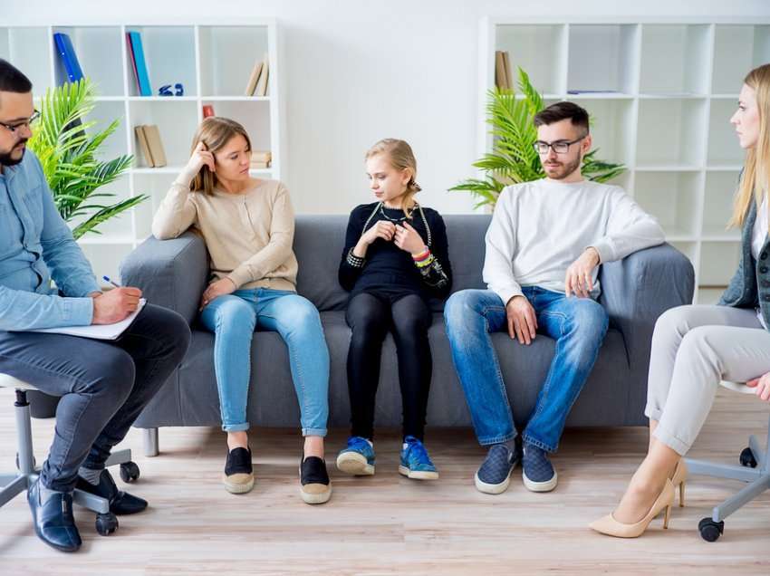 5 shenja që tregojnë se duhet të shihni për një terapist familjar