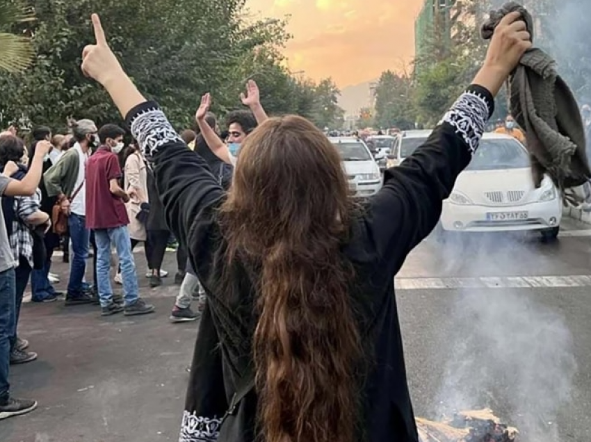 Zgjerohen protestat anti-qeveritare në Iran
