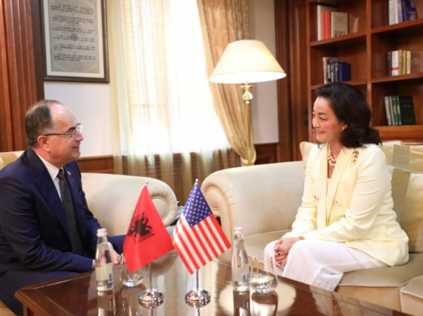 Ambasadorja Kim pas takimit me Bajram Begajn: Roli i Presidencës është thelbësor për demokracinë