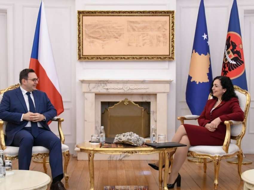 ​Osmani me ministrin Lipavsky: Është vendimtare që procesi i liberalizimit të vizave të përfundojë gjatë presidencës çeke