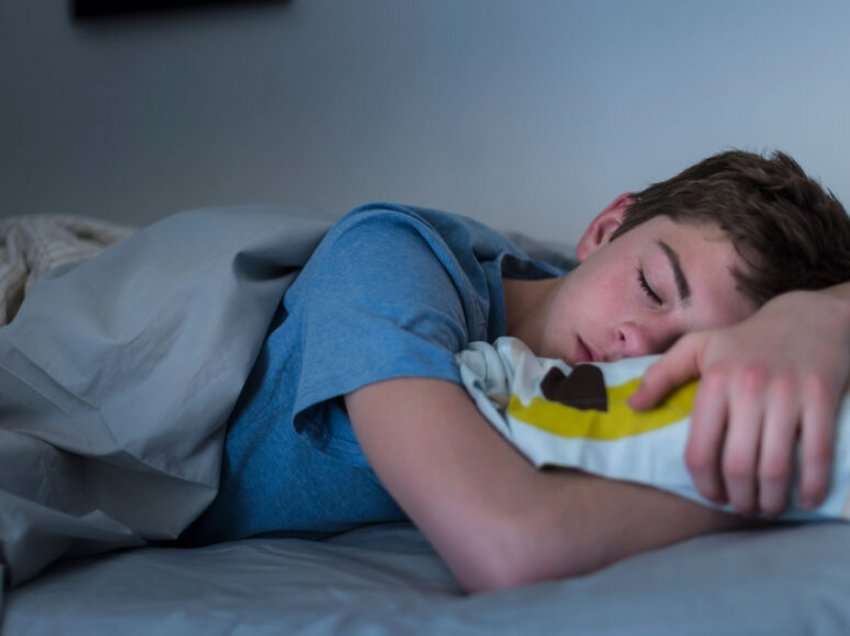 Formula për pushim të mirë: ja sa orë duhet të flini në natë për t’u ndjerë mirë