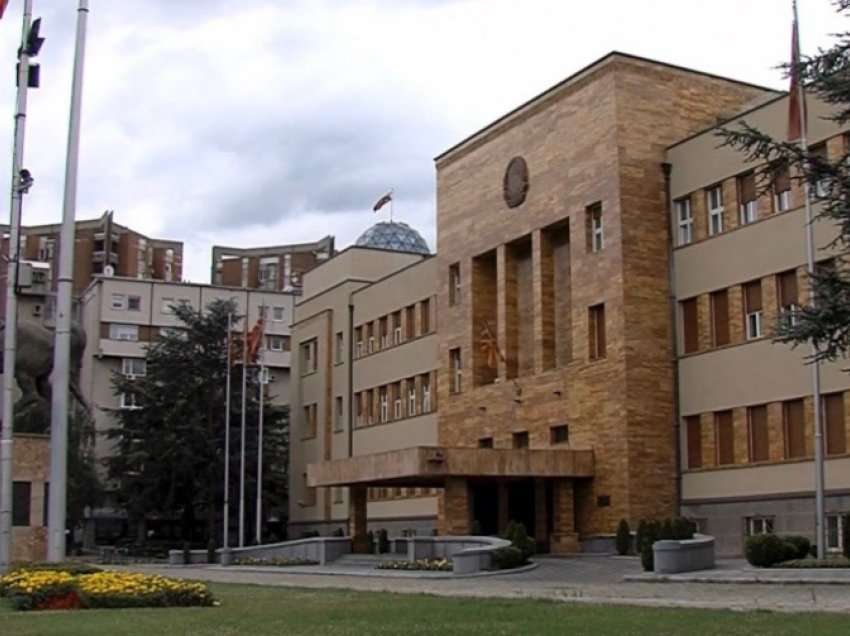 Shkup, parlamenti miraton vendimin për të zgjatur situatën e krizës energjetike në vend