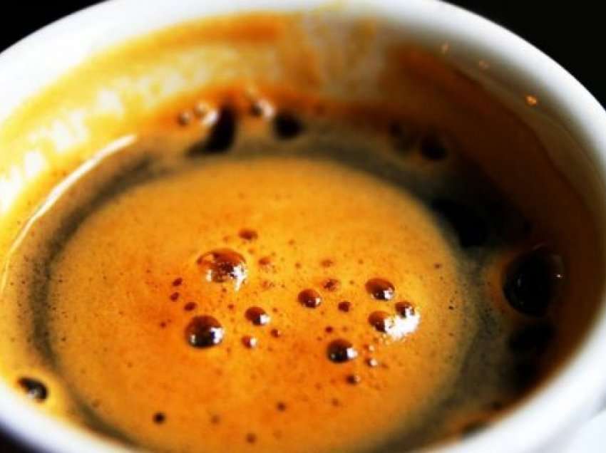 ​Si ndikon kafeja e parë në mëngjes në hormonet
