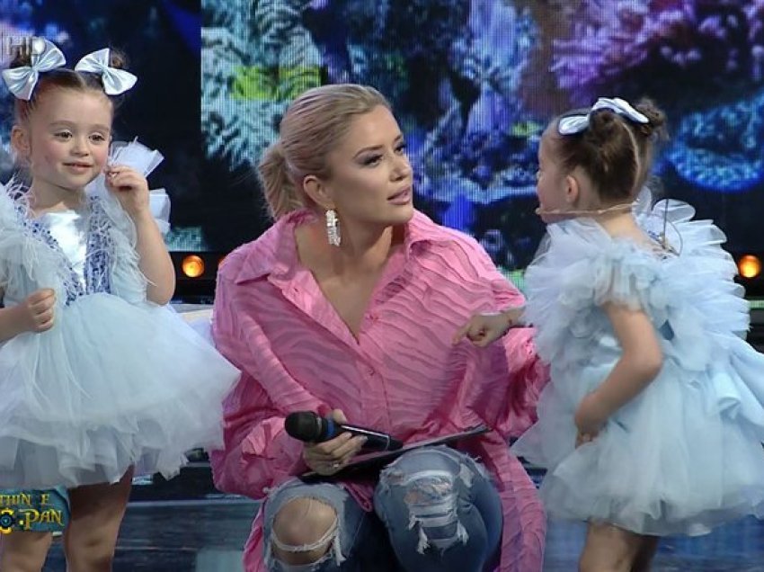 Pyetja e binjakeve shkrin së qeshuri studion dhe publikun, Alketa Vejsiu tregon a u ka dhënë qumësht gjiri fëmijëve