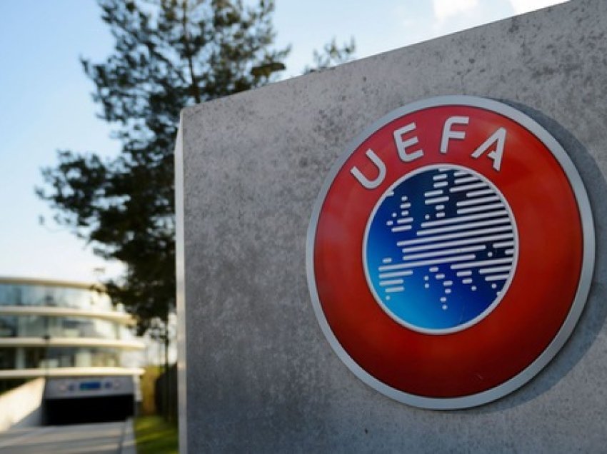 Inspektorët e UEFA-s mbërrijnë në zyrat e Barcelonës