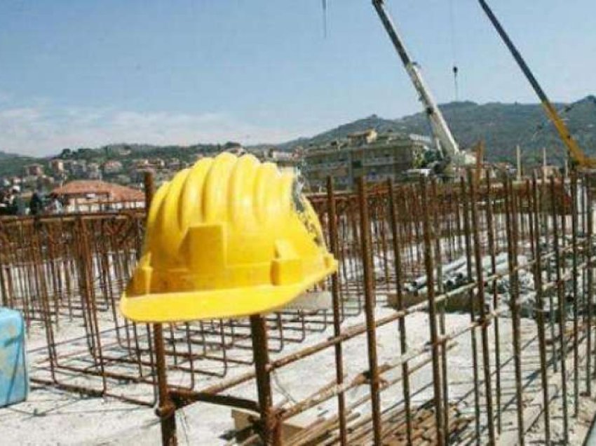 Aksident në punë, shqiptari në Maltë goditet nga pompa e betonit