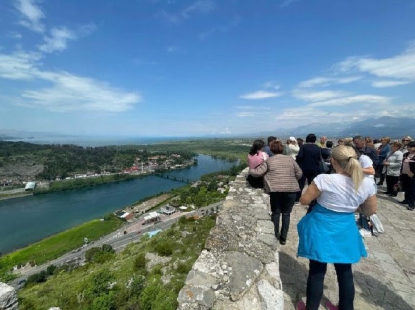 Kalaja e Rozafës, destinacioni i mbi 4 mijë vizitorëve vendas e të huaj