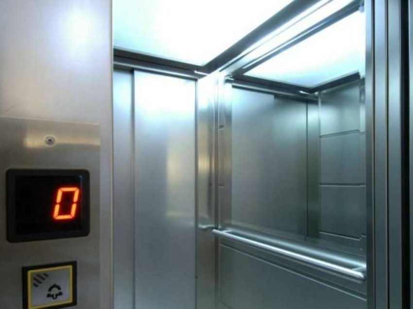 Bie ashensori në një banesë në Emshir: Tetë persona dërgohen në Emergjencë