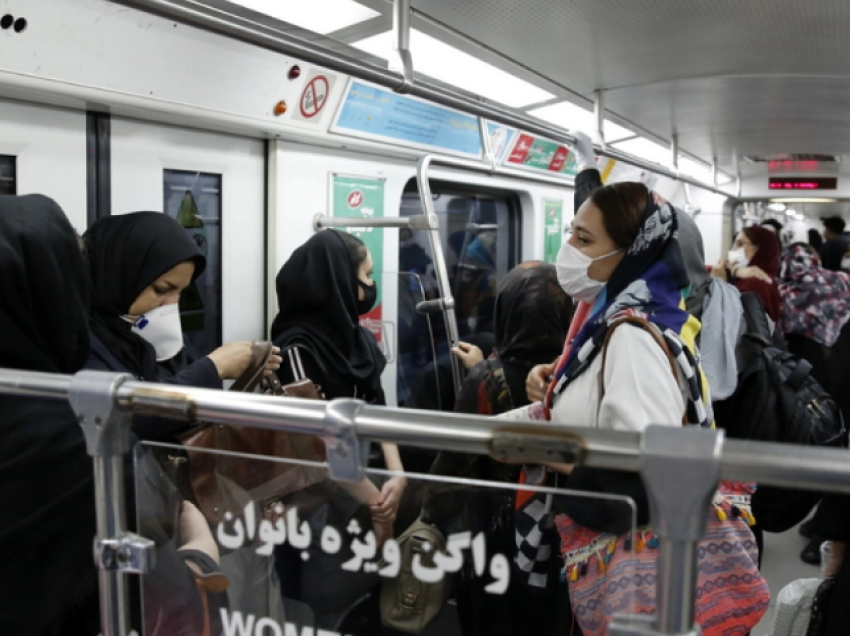 Tjetër vendim i ashpër nga talebanët për gratë afgane, u ndalohen udhëtimet me metro pa hixhab