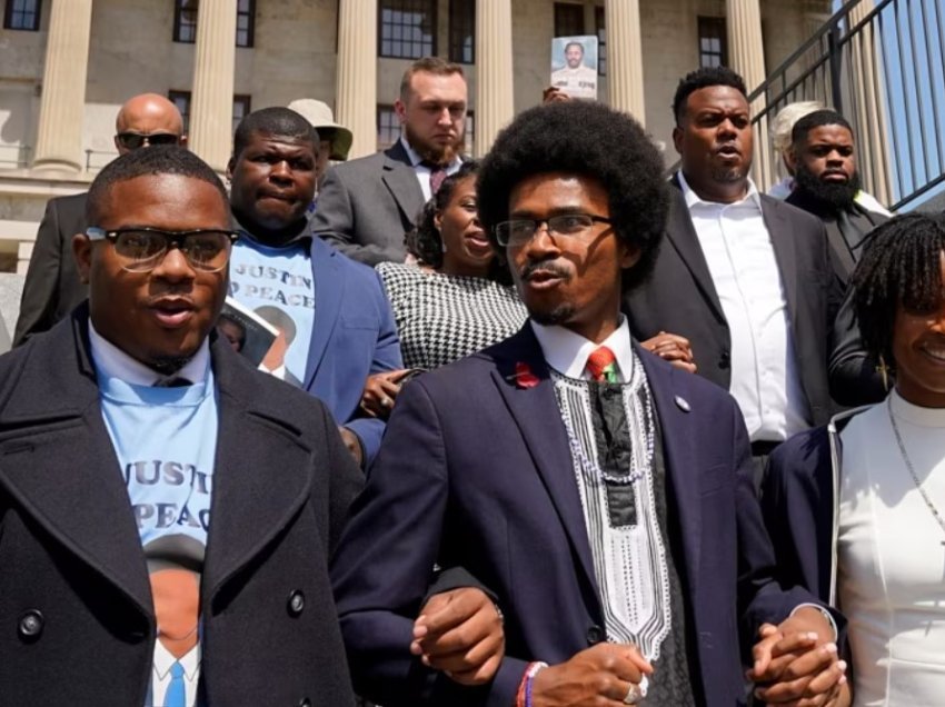 Tenesi, rikthehet në detyrë ligjvënësi i dytë afrikano-amerikan që ishte përjashtuar