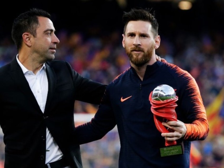 Lionel Messi mohon që bisedon me Xavin 