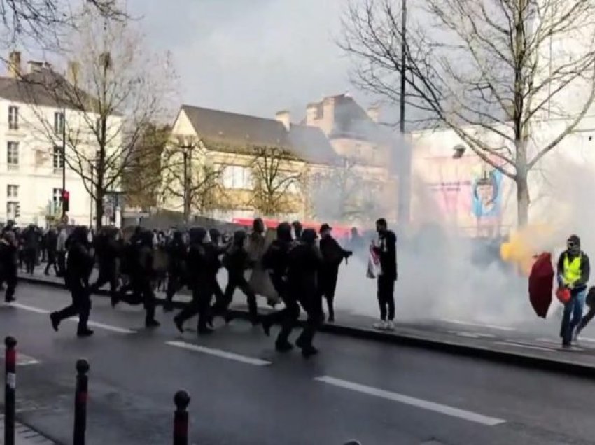 Vijon dhuna në protestat kundër reformës së pensioneve në Francë