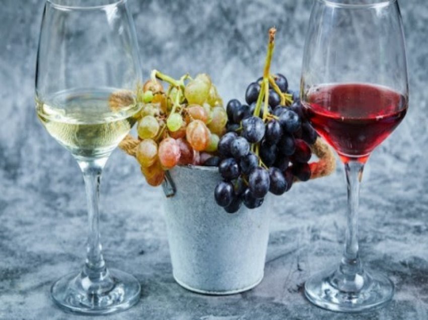 ​Verë e kuqe apo e bardhë, cila është më e mirë për shëndetin tuaj